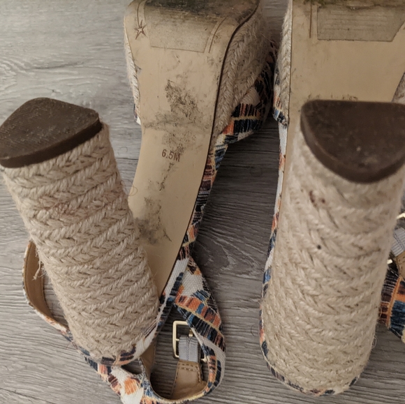 Gibson Latimer Chunky Heels - Picture 5 of 5